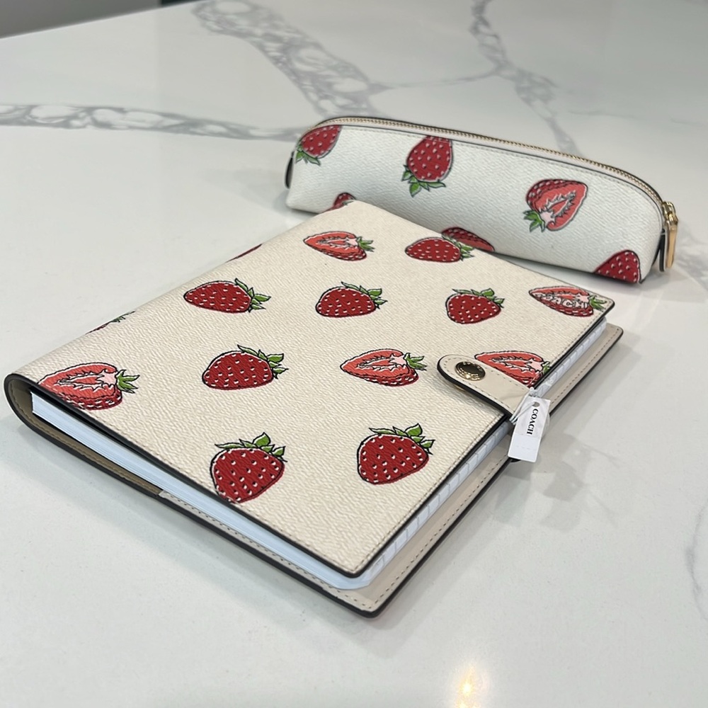 Cute.🍓Coach🍓Notebook &✏️✏️Case. - Picture 15 of 16